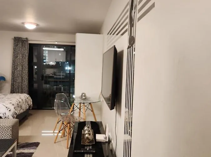 Umhlanga Flat Near Gateway Mall